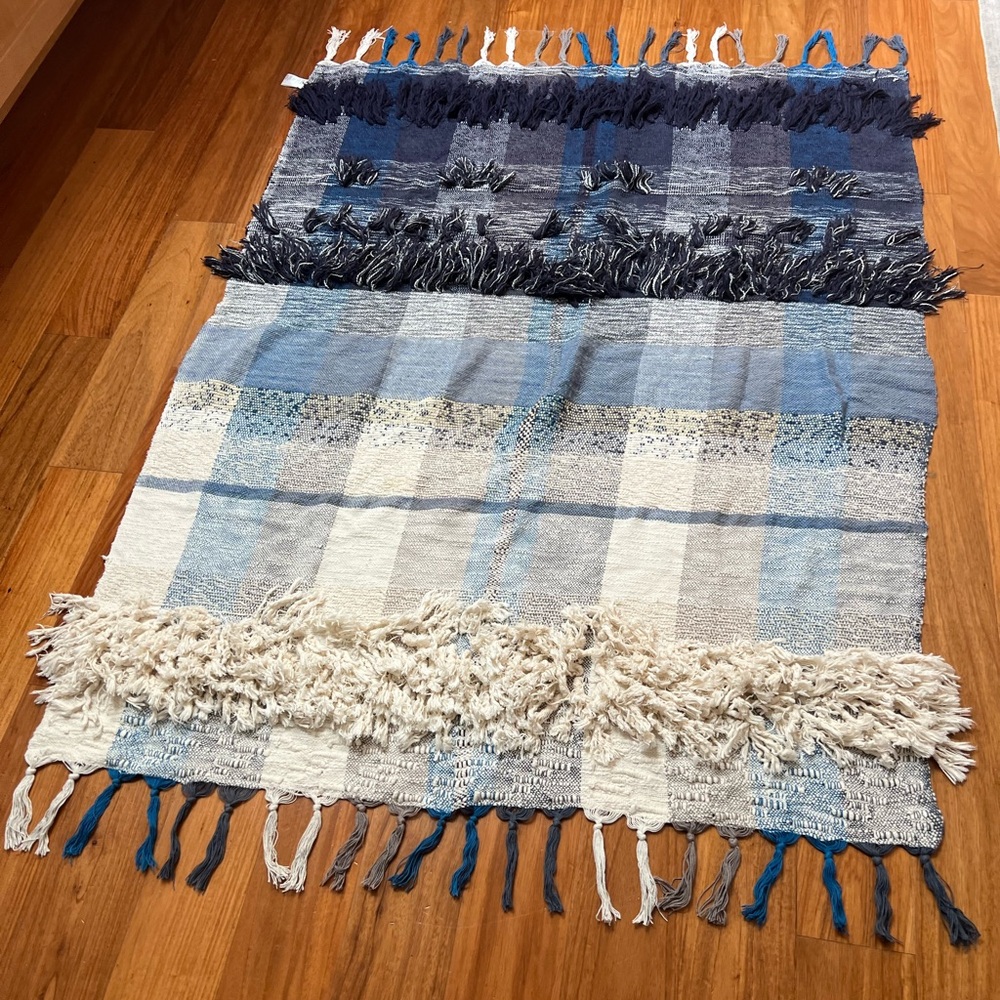 Anthropologie textured woven blue and white bohemian fringe throw blanket